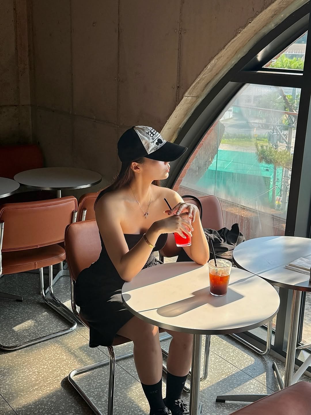 hajinfit 게시물 이미지: 날씨 굿 🔥 

랭크 바지는 주말룩으로도 딱이야 🩶
