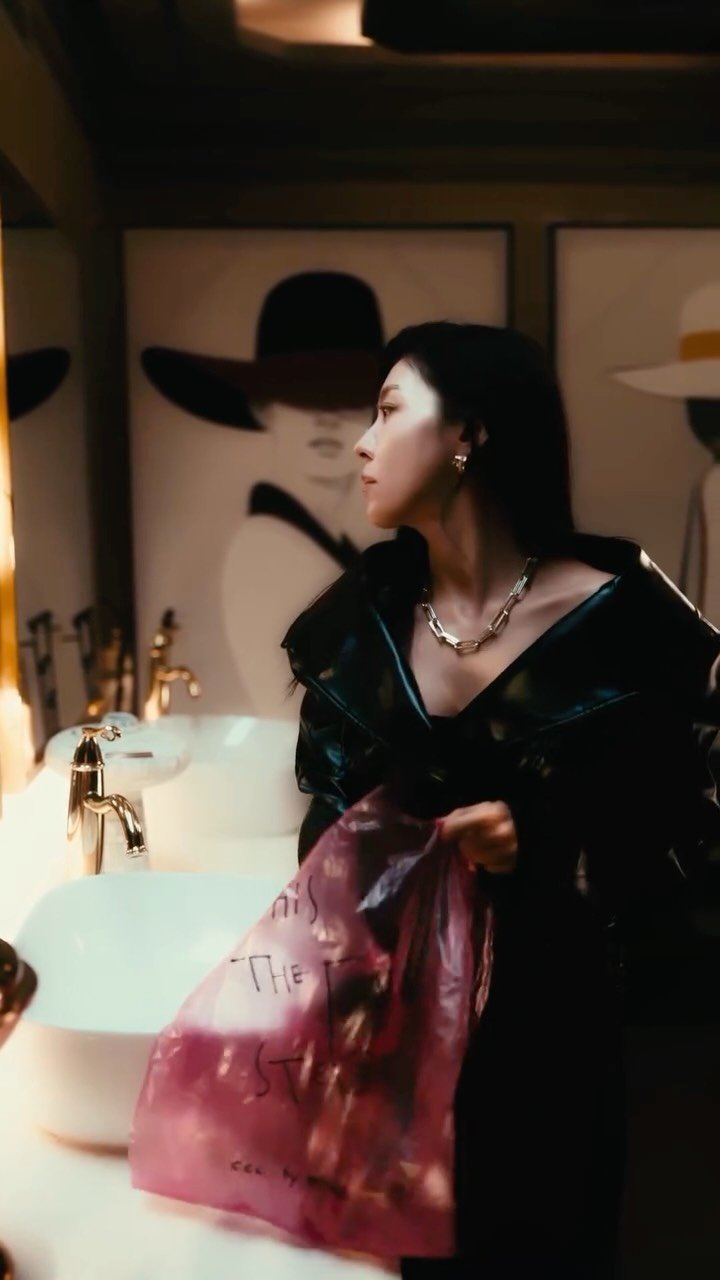 hajiwon1023 게시물 이미지: QUIETLY LEFT BEHIND #CCC