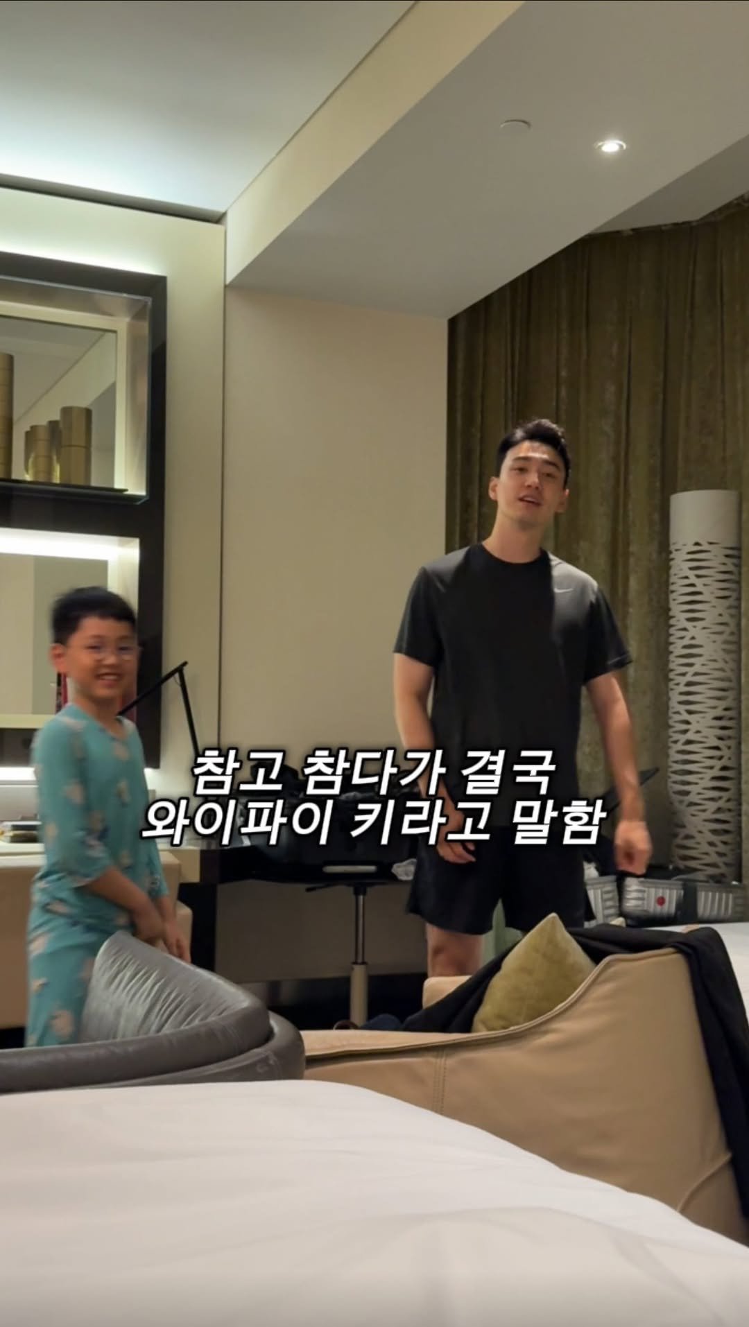 hajunmom_daily 게시물 이미지: 어젯밤 10시경, 제 피드를 통해 ‘결혼기념일’이었다는 사실을 확인한 그는 그렇게...