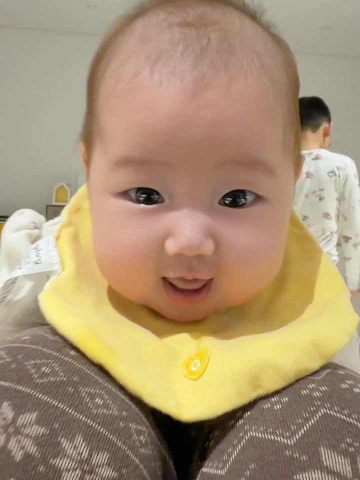 hajunmom_daily 게시물 이미지: 우리집엔 병아리가 살아요🐥🐥