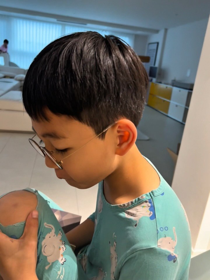 hajunmom_daily 게시물 이미지: 몇 년째 버리지못하는 내복… 아빠 수선한거 보고 바로 할머니께 요청.. 역시나… 그...