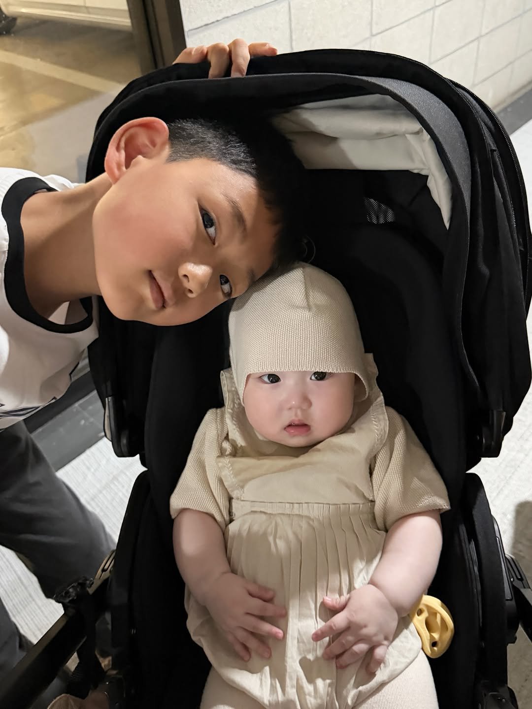 hajunmom_daily 게시물 이미지: 하준이도 보이고, 지운이도 보이고, 서준이도 보이는 지안이.. 데리고 나가면 다들...