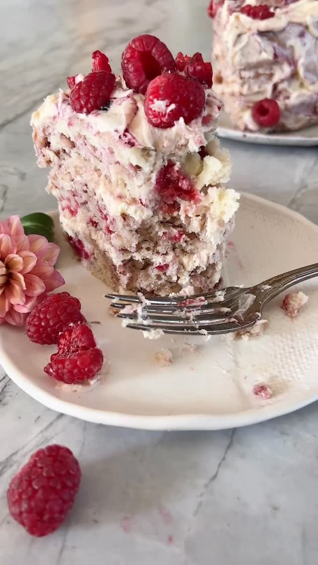 halfbakedharvest 게시물 이미지: Smashed Raspberry White Chocolate Layer Cake....