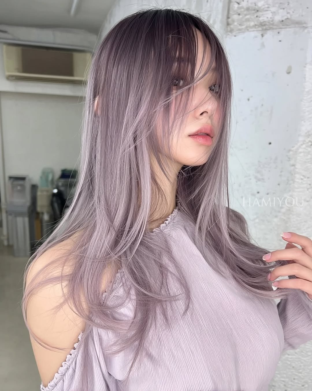 Photo by 하미유 원장 김효은 | 부평미용실 블랙빼기, 복구탈색, 염색, 백금발 in 부평역 with @hamiyou_h2, and @hamiyou_blond. May be an image of one or more people, blonde hair, braids, long hair and text.