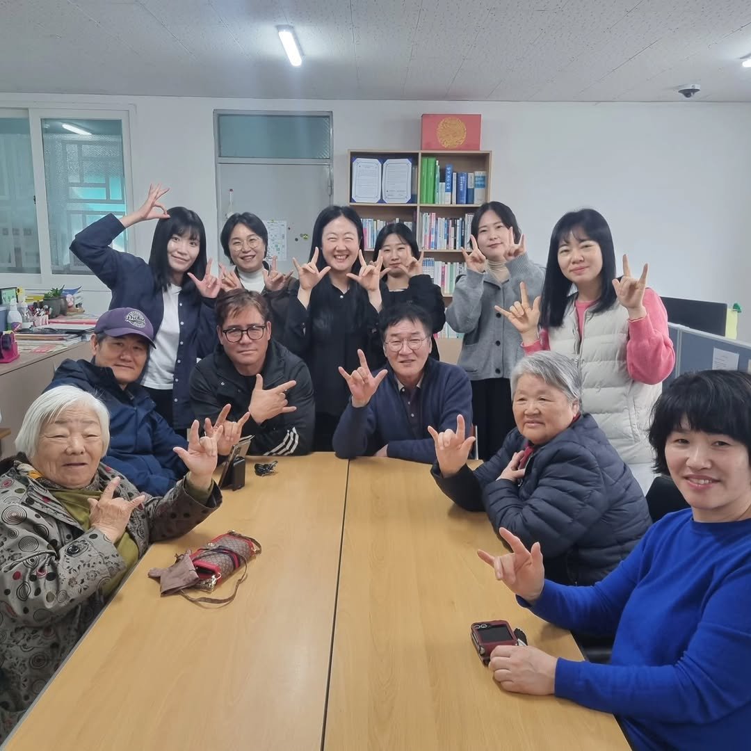 hamonthly 게시물 이미지: 4월 1일 포항 다녀왔어요 ❤️

현재 어르신들의 수어를 영상으로 아카이빙하고...