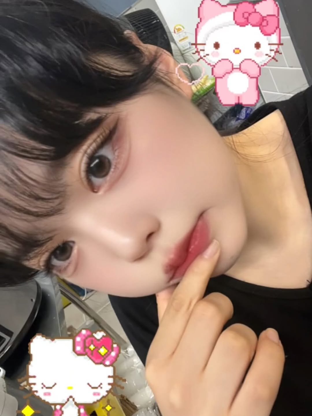 Photo shared by 손지냥 | 냥까스 on July 28, 2025 tagging @meow.kasu. May be a closeup of 1 person, hair, makeup and text.