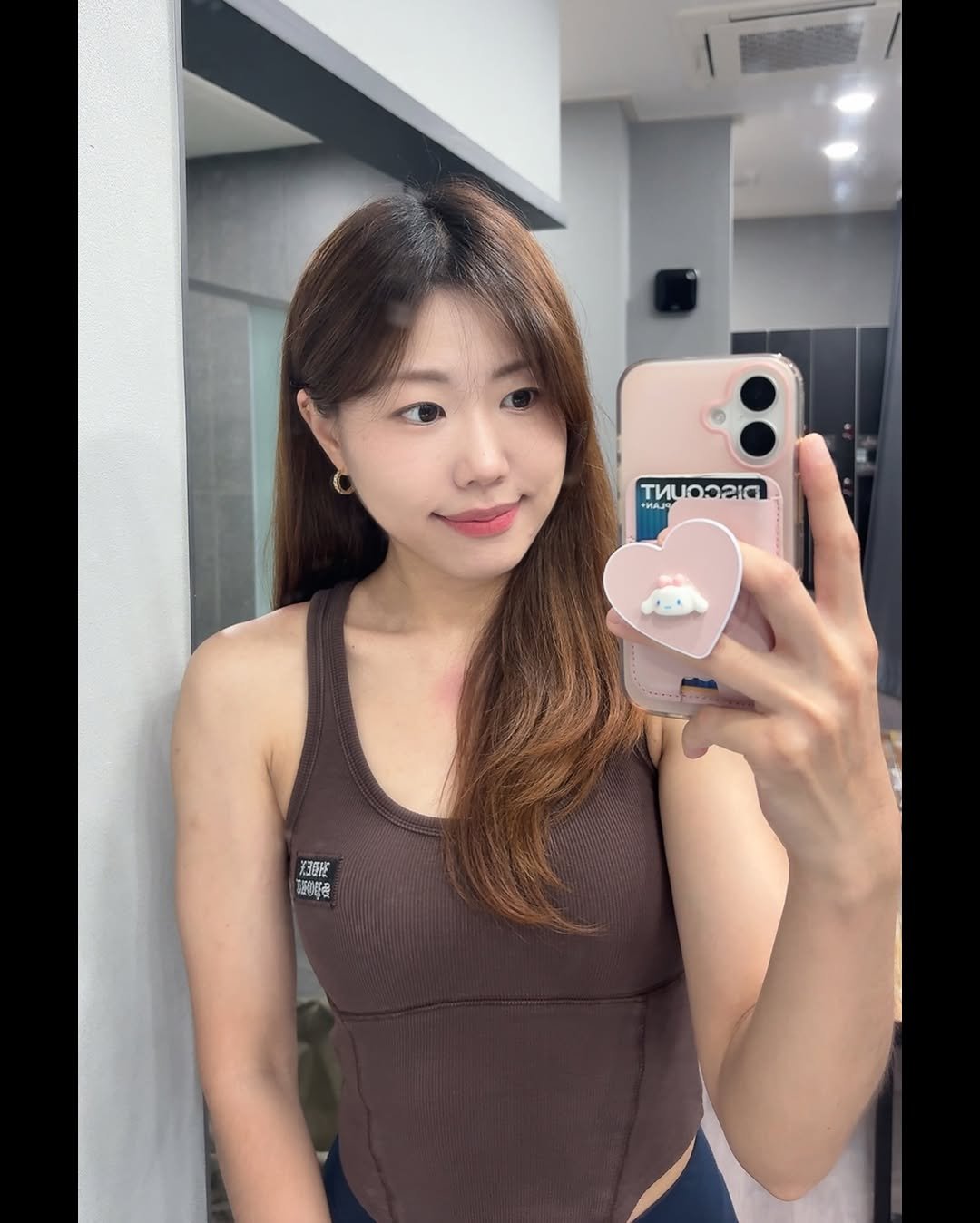 hamtori.workout 게시물 이미지: 이번 주 오운완은 셀카를 많이 찍었네🙄🤎

어깨는 두 번 했는데
왜 맨날 어깨한...