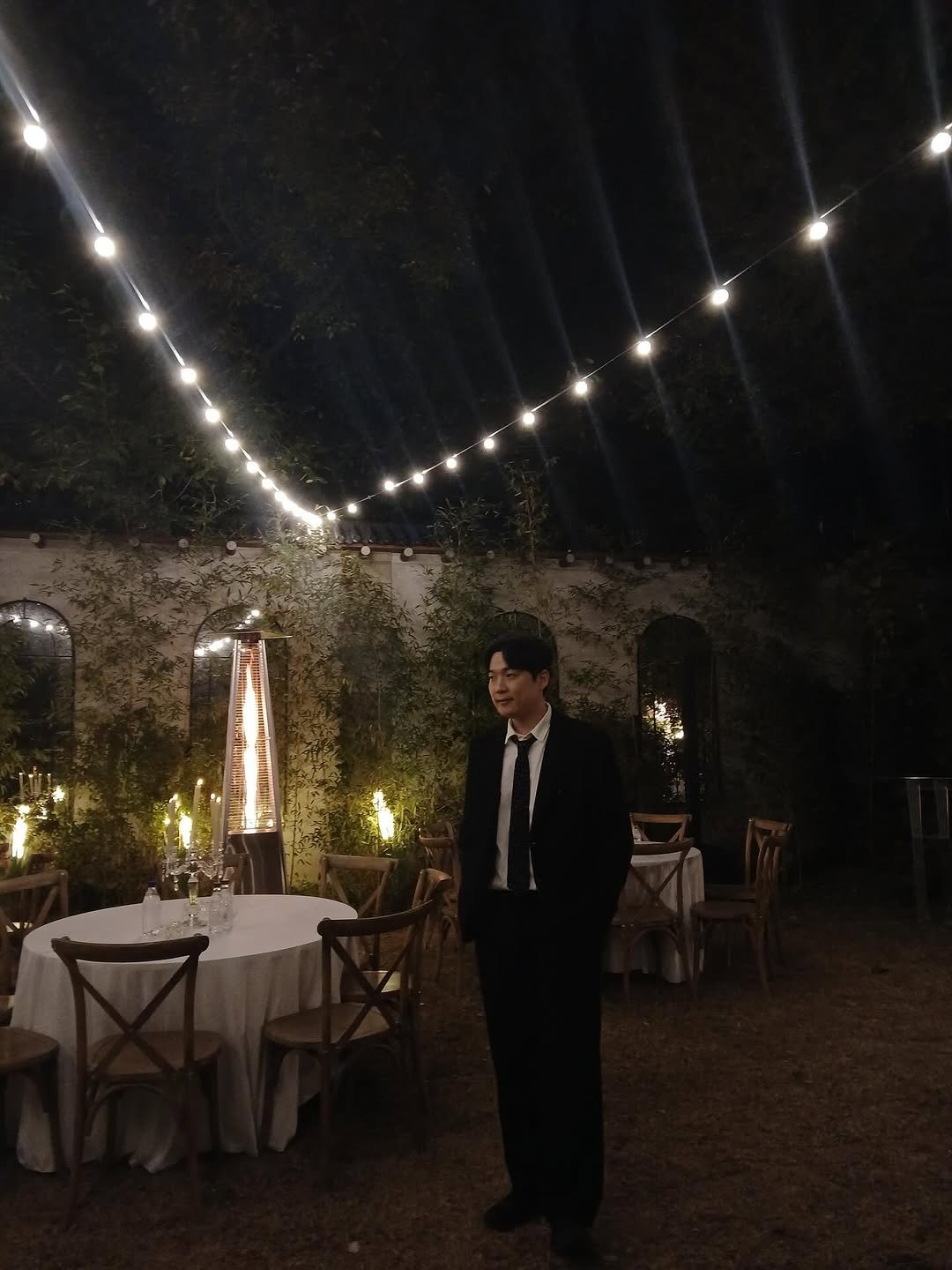 Photo by 임한빈 on November 08, 2025. May be an image of lighting, dinner jacket, wedding and text.