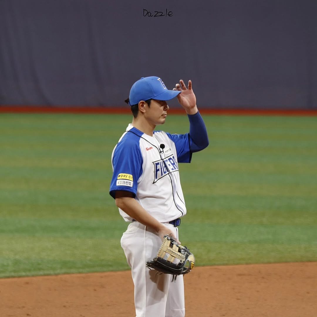 han2_geuru 게시물 이미지: 💙