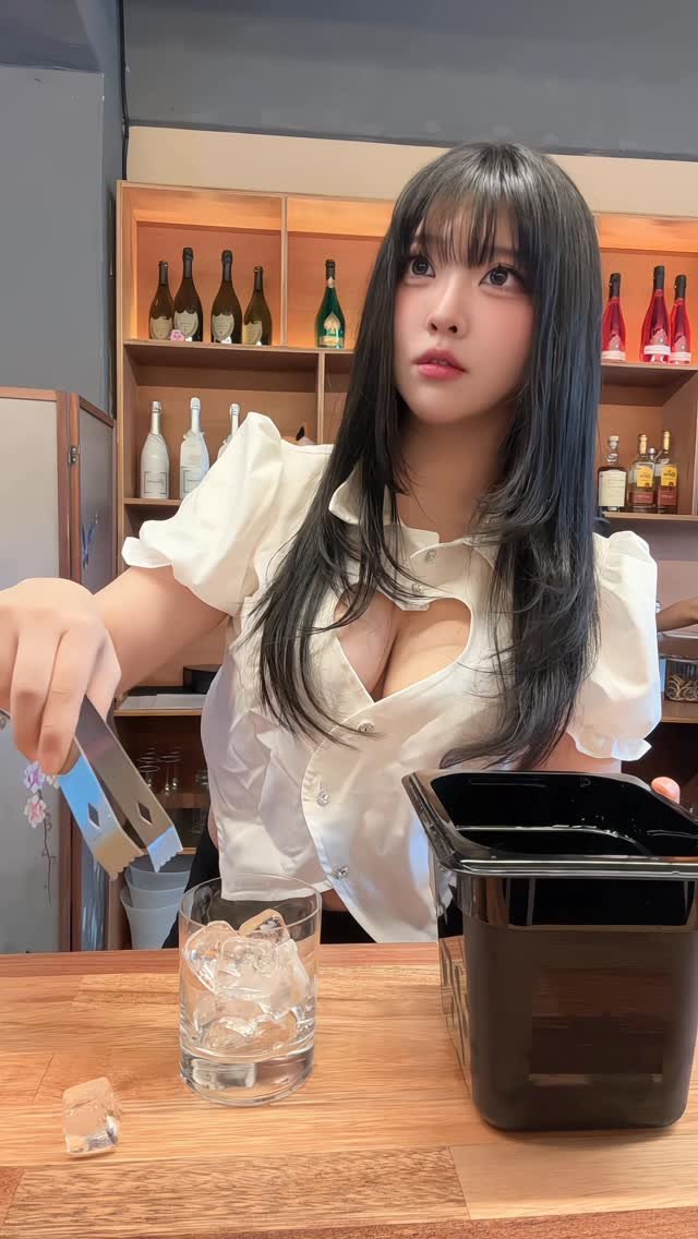 hana_sooong 게시물 이미지: 頑張ってるふりしてるけど、ちゃんと聞いてるよ👂
韓国のジャパニーズパブ @doki_jp_pub