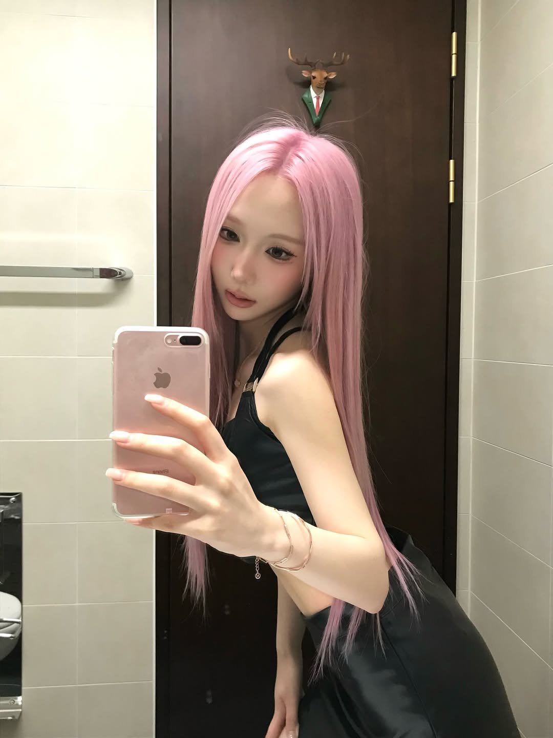 hanchaeng 게시물 이미지: 핑크머리 해달라고 했던 사람 나와…
•
•
•
•
아쥬...