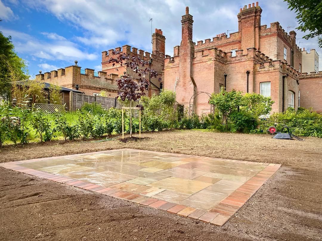 hancocksstore 게시물 이미지: ✨ ELSENHAM HALL ✨

Beautiful Raj Green...