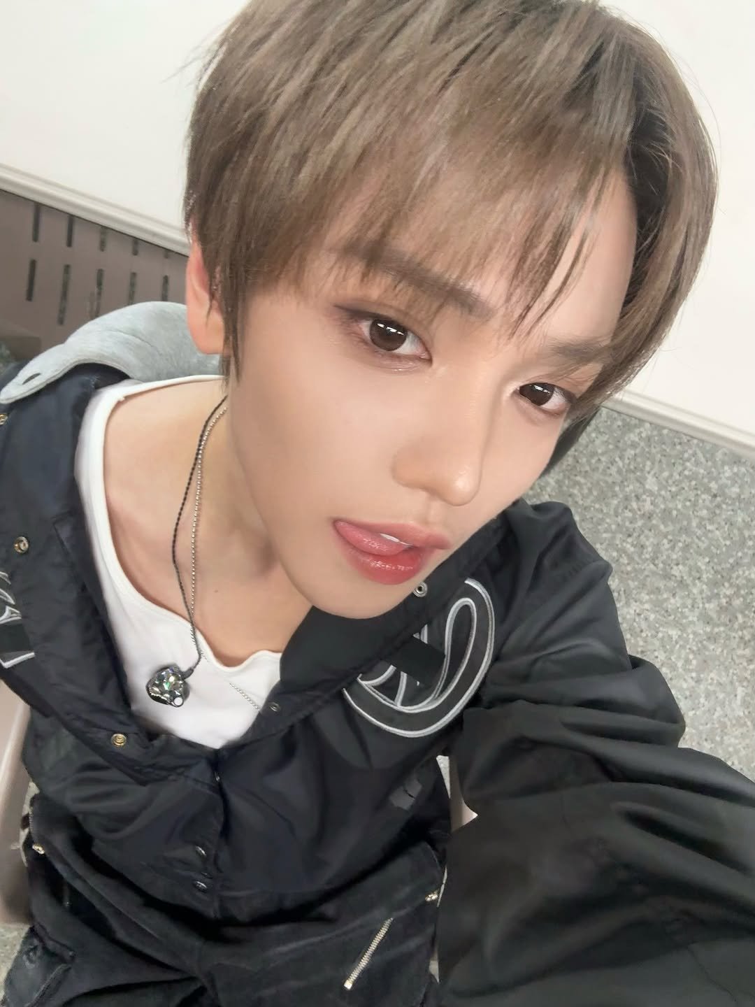 haneum_official_kor 게시물 이미지: [#장한음]
인가도 완료!! 다들 무대 잘 보셨죠? 오늘 엔딩도 잘 봤나~~ 밤비즈...
