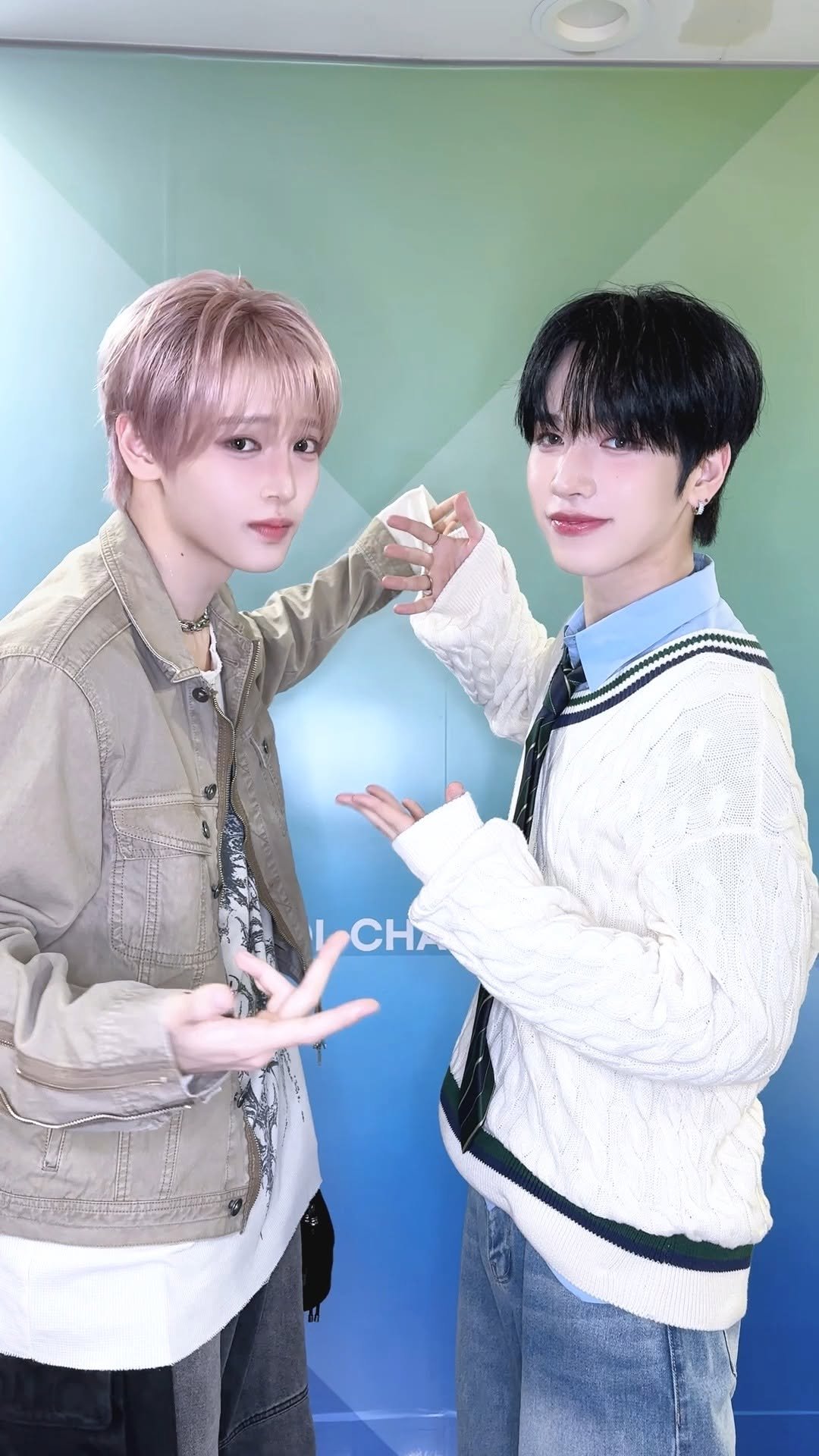 haneum_official_kor 게시물 이미지: Scoot scoot scoot -: ✧
𝐰𝐢𝐭𝐡 #장한음

#nSSign #엔싸인...