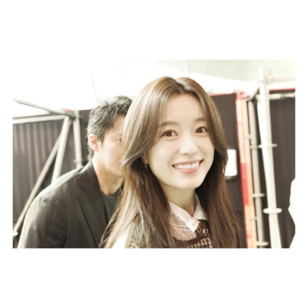 Photo by Hanhyojoo on September 23, 2025. May be an image of 2 people, hair, top and text.