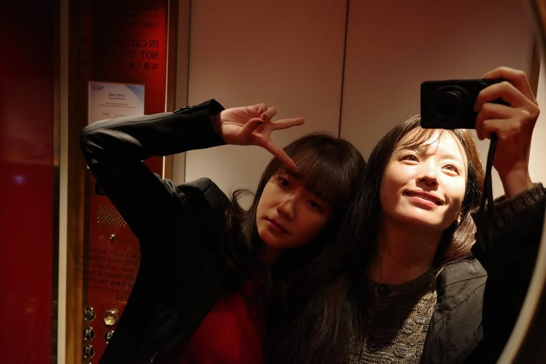 Photo by Hanhyojoo on January 31, 2026. May be a selfie of one or more people and mirror.