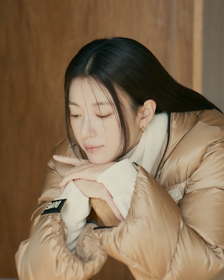 hanhyojoo222 게시물 이미지: Editor in Chief Ruby Kim
Photographer Sun Hye...