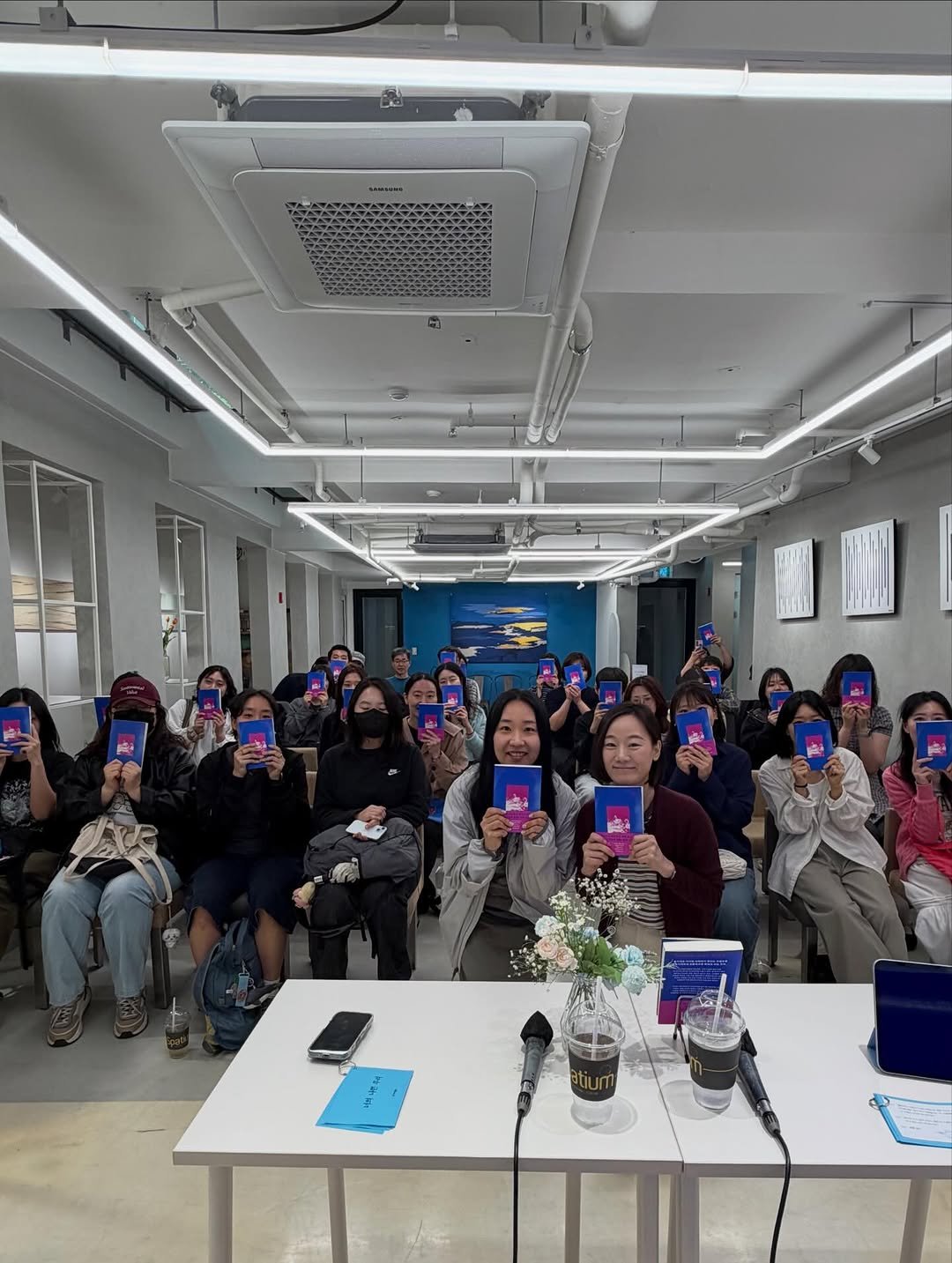 Photo shared by 한겨레출판 on April 25, 2026 tagging @soysoyeon00. May be an image of one or more people, people studying, people standing, office and text.
