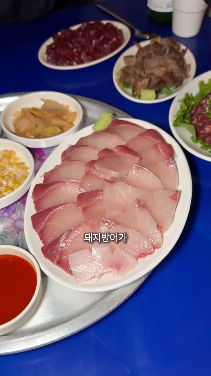 hanipgwangju 게시물 이미지: ((댓글이벤트 10팀)) 지금 시즌만 먹을 수 있는
동명동 돼지방어 맛집...