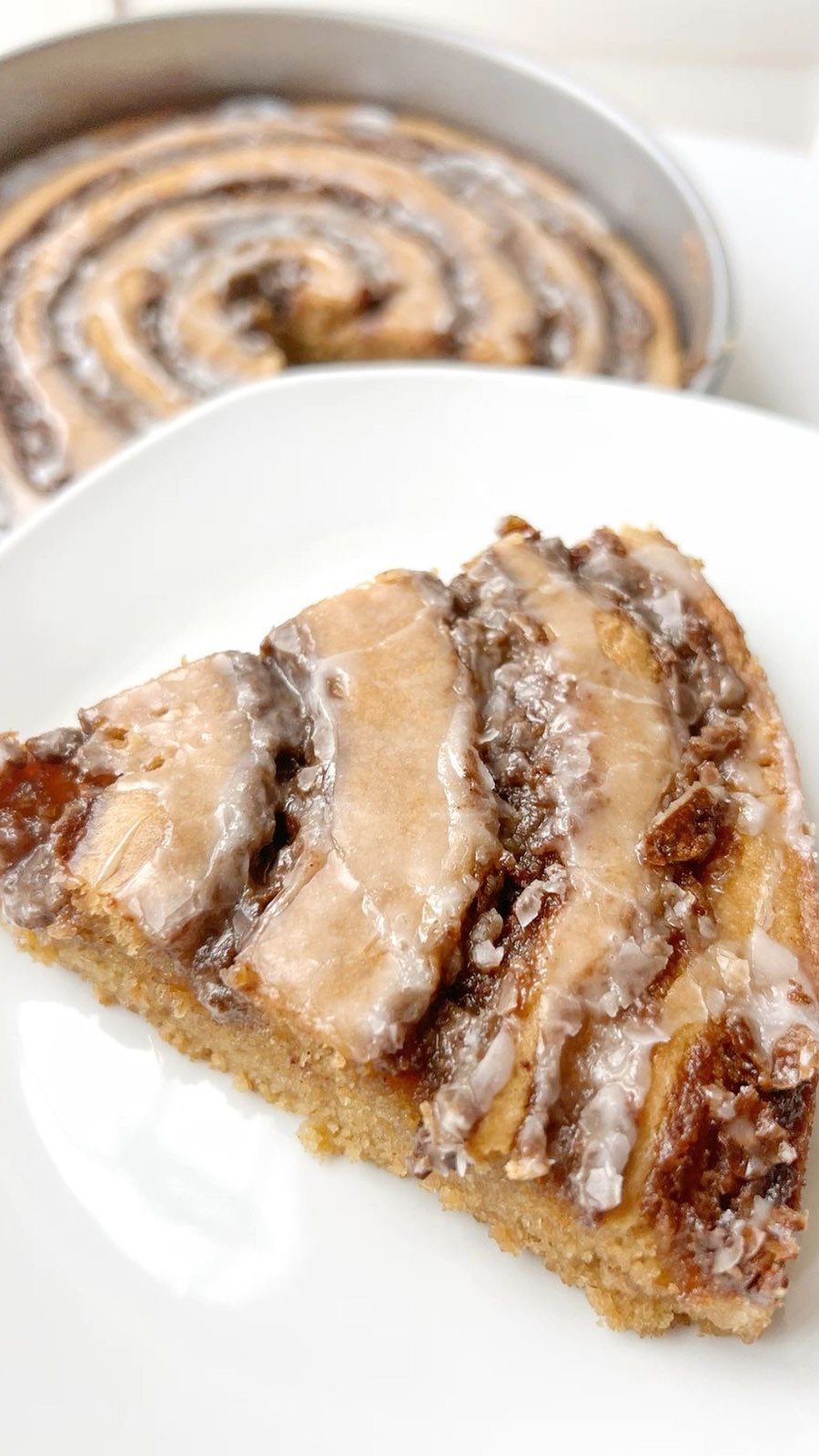 hannahharvestinghealth 게시물 이미지: Cinnamon Roll Cake!
 
i n g r e d i e n t...