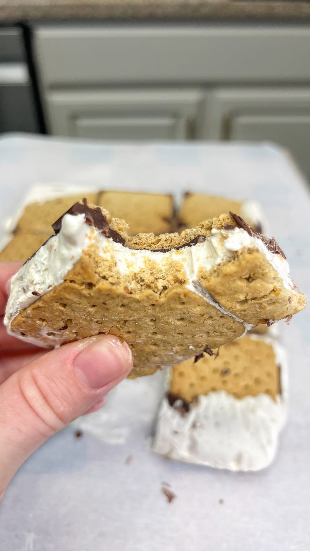hannahharvestinghealth 게시물 이미지: GF Peanut Butter Frozen S’mores!
 
i n g r e d...