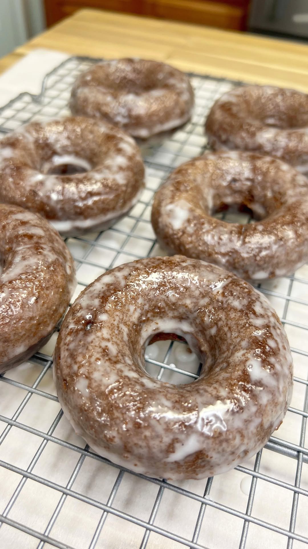 hannahharvestinghealth 게시물 이미지: Baked Chocolate Glazed Donuts!
 
i n g r e d i...