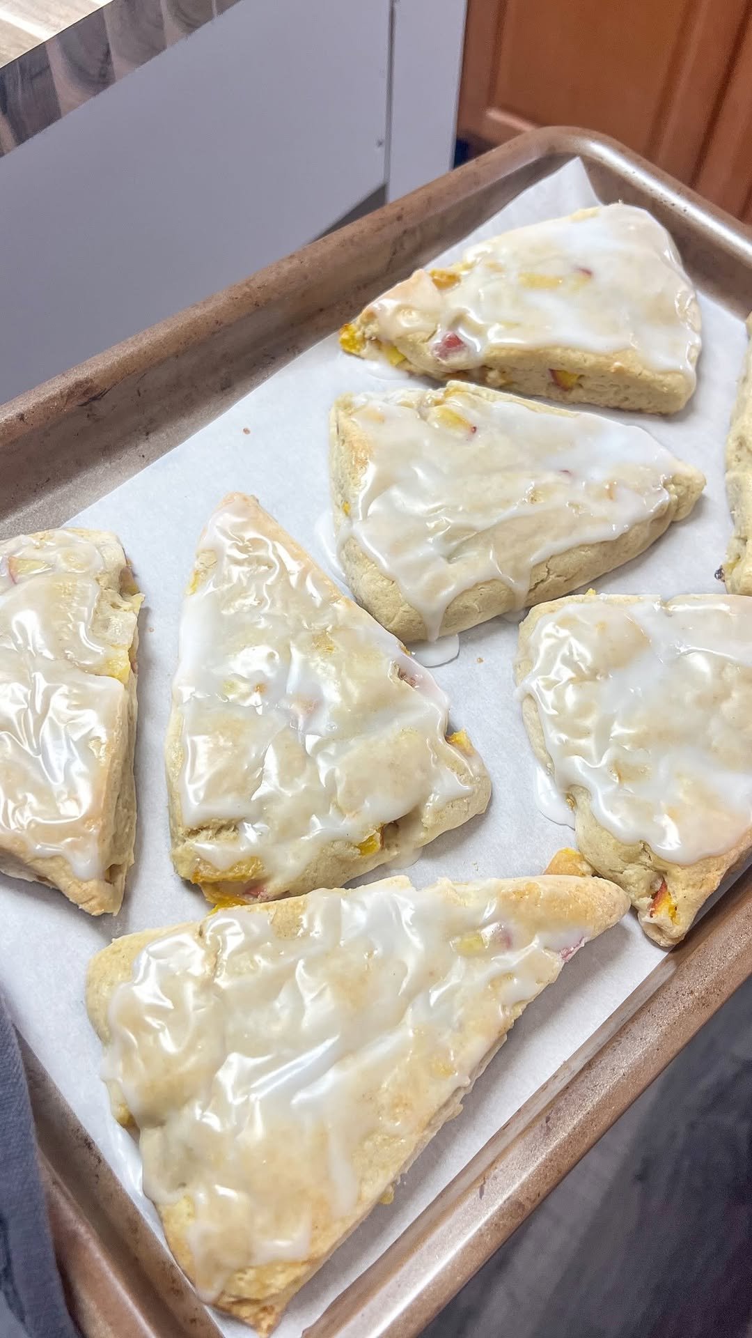 hannahharvestinghealth 게시물 이미지: Peach Scones!
 
i n g r e d i e n t s-
2 & 1/4...