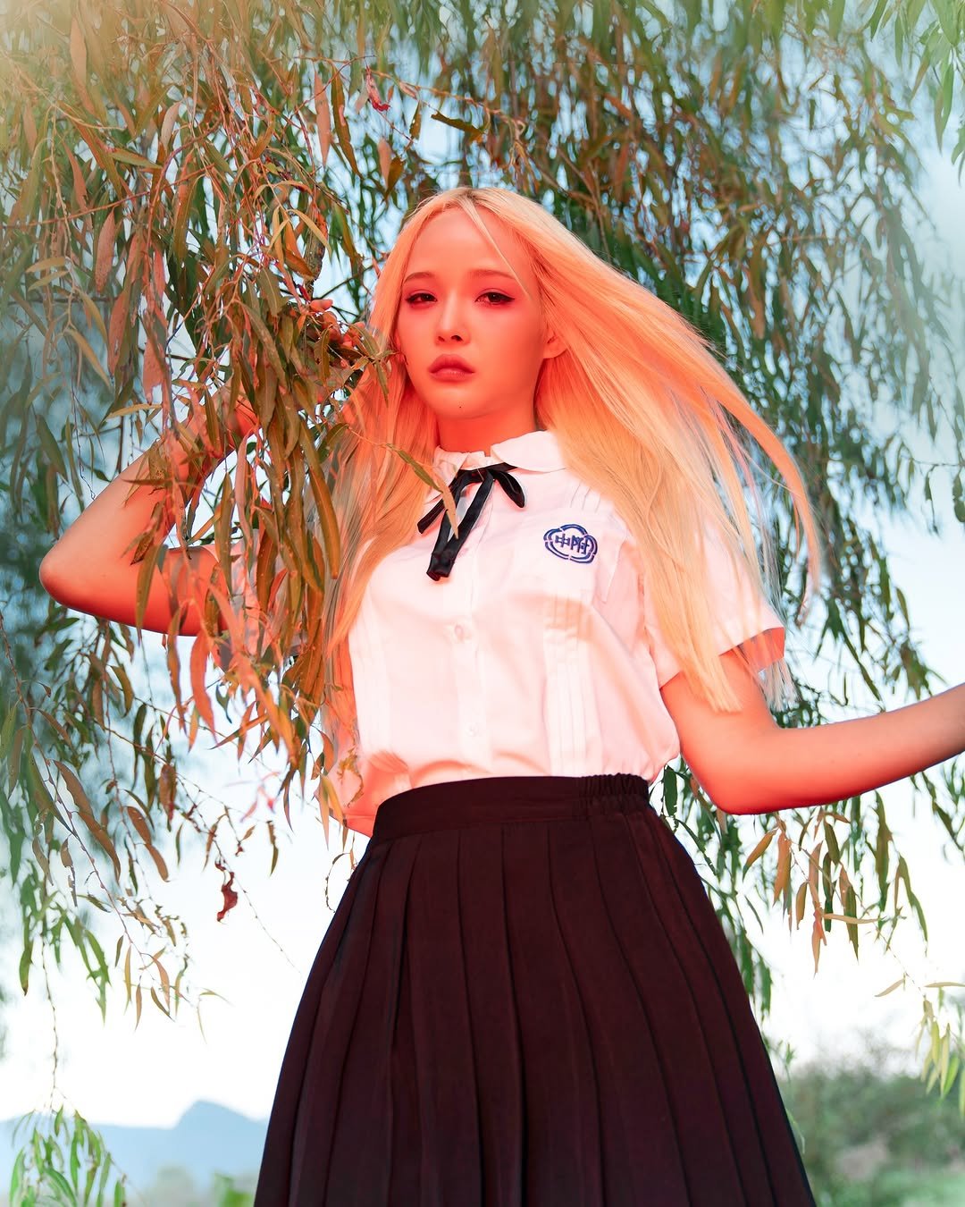 Photo shared by 한요술 on April 24, 2025 tagging @thistoryooha, and @hanyosul.