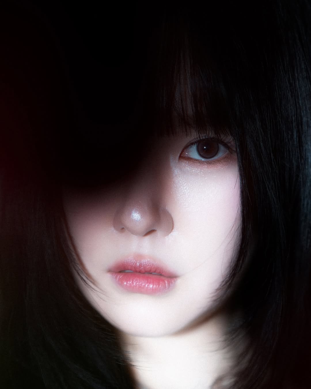 Photo shared by 한요술 on April 22, 2025 tagging @____r0zu, and @hanyosul.