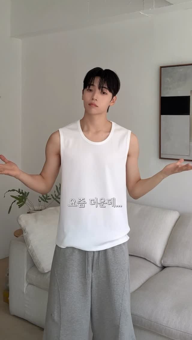 haokan_official 게시물 이미지: 결혼식 때 뭐 입지?? 🤔🤔
[영상 속 착장 링크를 원하시면 댓글에 "코디"를...