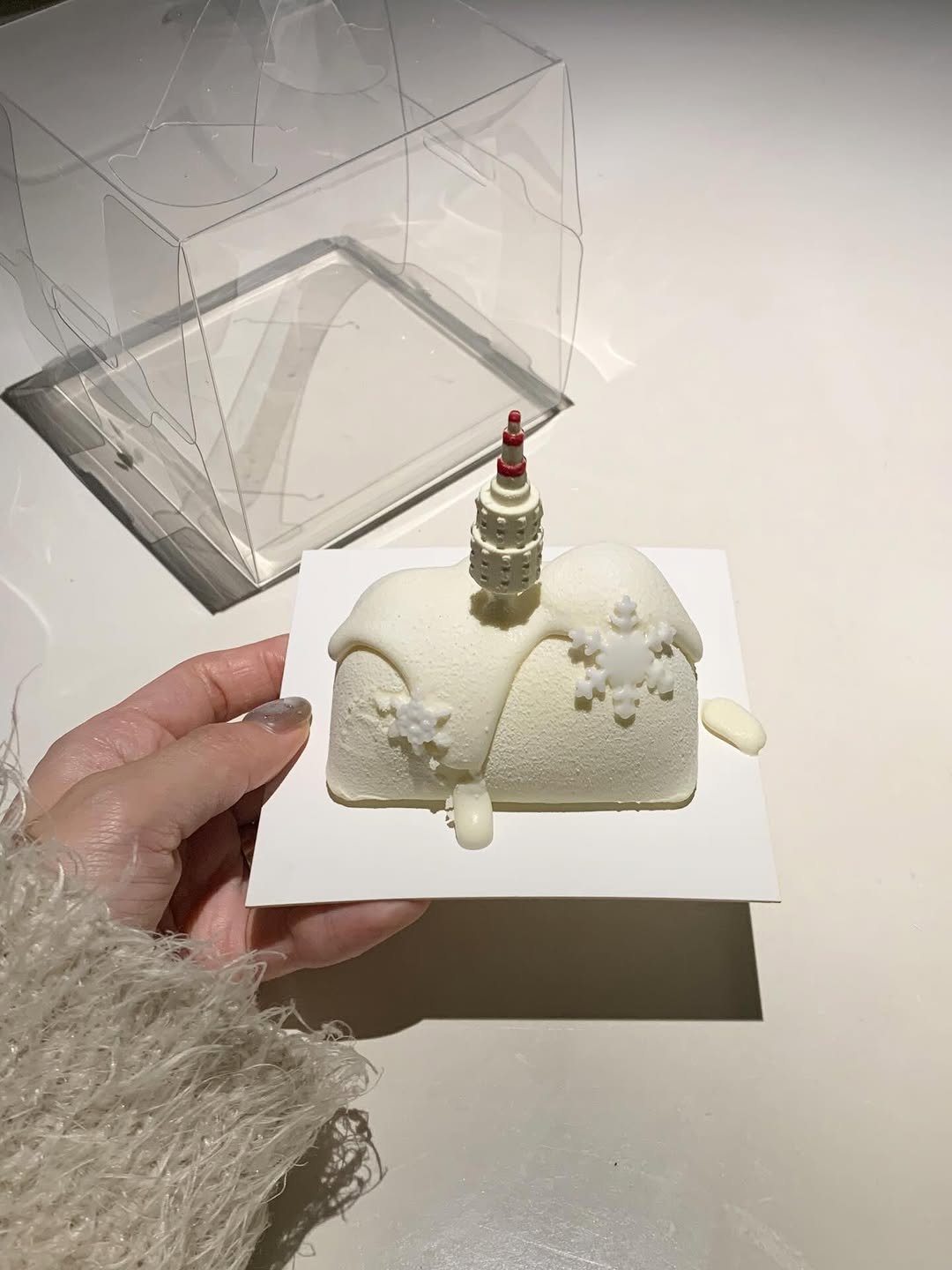 Photo shared by 수빈 on January 19, 2026 tagging @le.chemin_seoul. May be an image of cake and text.