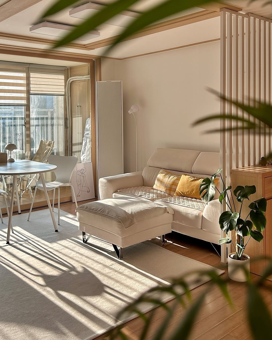 Photo shared by 썸머의 여름☀️결혼준비•신혼살림•집꾸미기 on November 09, 2024 tagging @todayhouse, @samsungkorea, @ikeakr, and @mondayhouse.official.