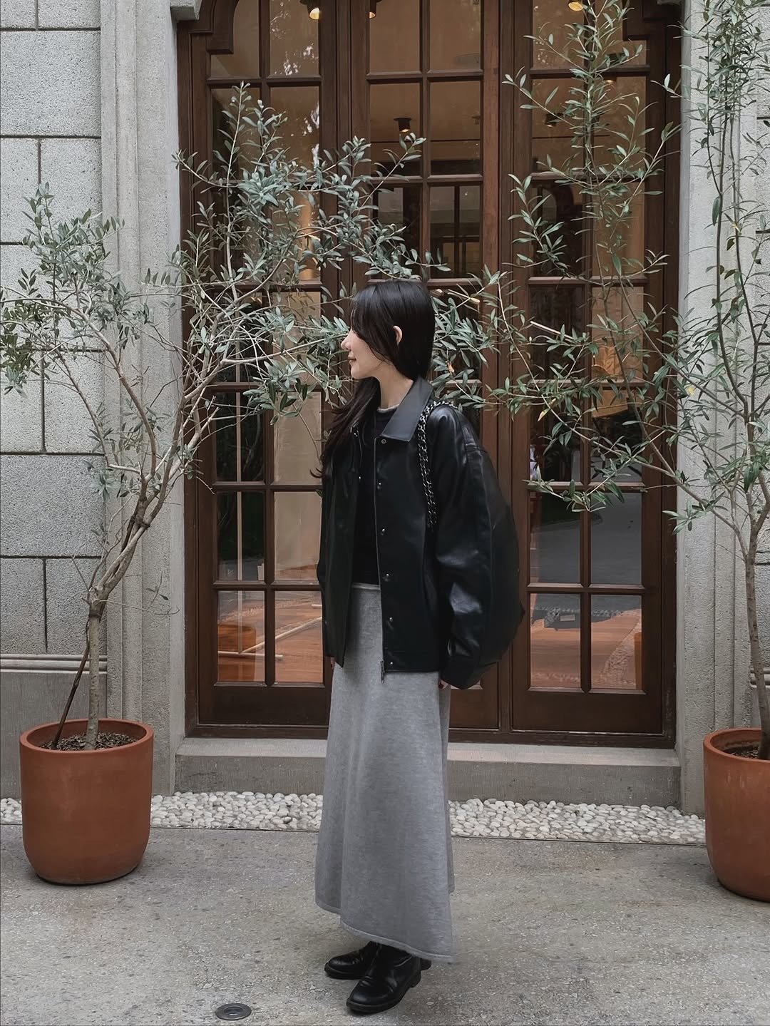 Photo by 💍 ＋👶🏻👶🏻 on October 23, 2025. May be an image of overcoat, duffle coat, parka and text.