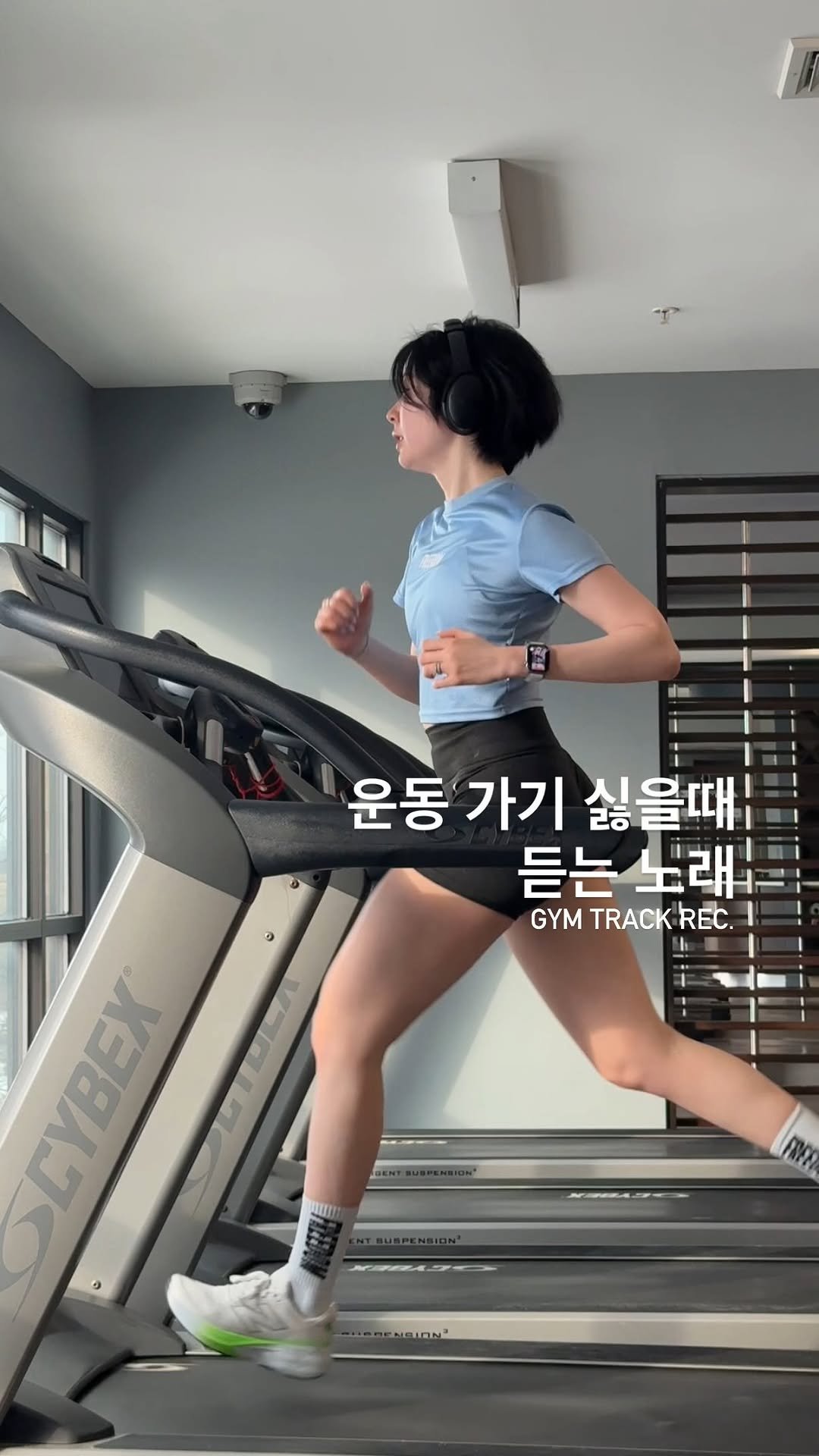 happyharuu 게시물 이미지: I need new gym music 👀
Drop your go-to workout...