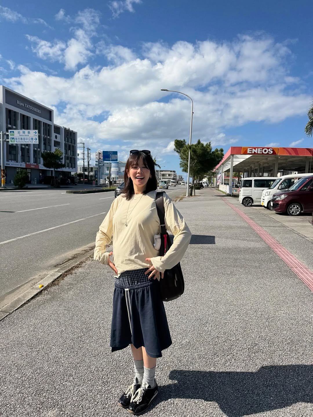 Photo by 해피림 메이크업 혜림쌤 on January 05, 2026. May be an image of kilt, miniskirt, street and text.