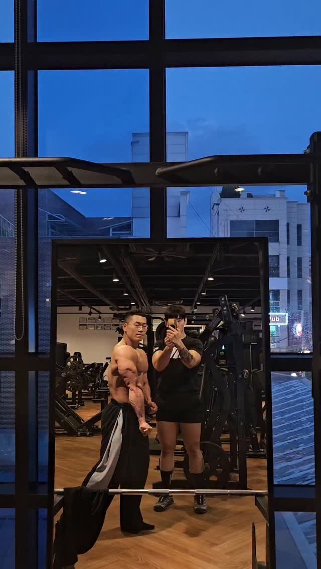 haram.o 게시물 이미지: #보디빌딩
현 체중 85 ~ 86kg
앞으로 7kg 더 뺄예정.