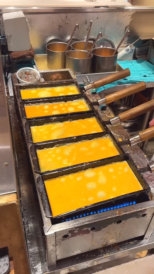 harapeko_jpn 게시물 이미지: 熟練の職人が手際良く作るだし巻き！
店名：京都離宮〜おだしとだしまき〜
最寄り駅：竹田駅（京都...