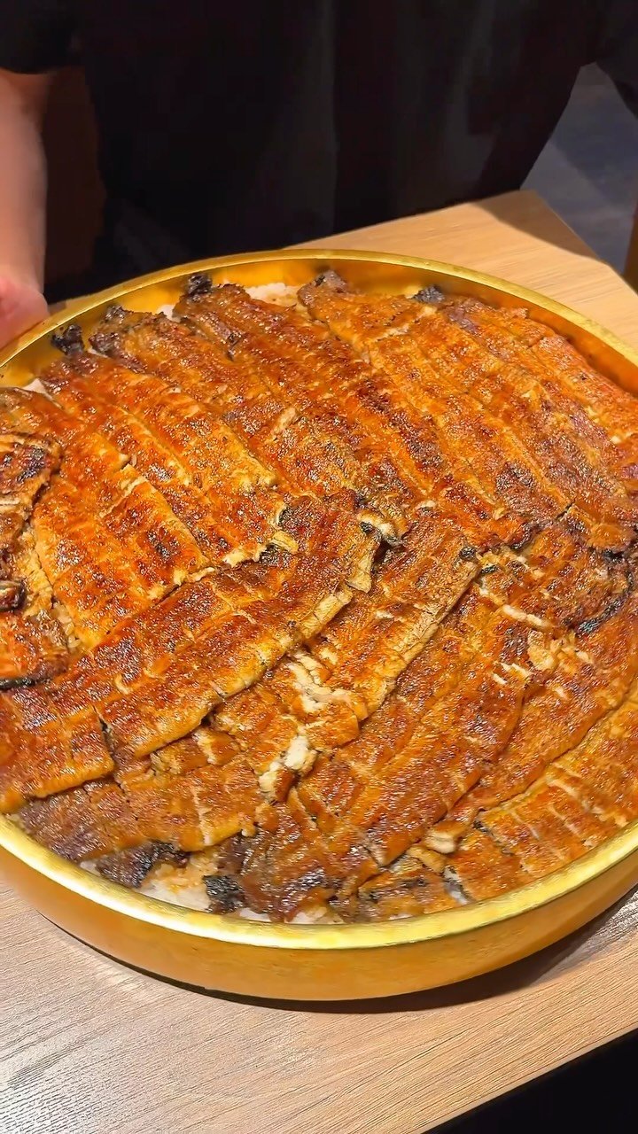 harapeko_jpn 게시물 이미지: 10人前の特大鰻重
店名：昼だけうなぎ屋...