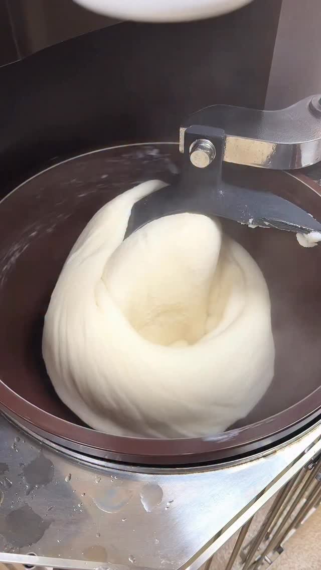 harapeko_jpn 게시물 이미지: 140年守られた製法。佐賀の名物白玉饅頭
店名：元祖吉野屋
最寄り駅：佐賀駅（佐賀県）

明治...