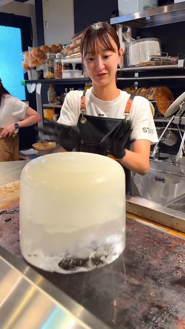 harapeko_jpn 게시물 이미지: ピカピカの鉄板で焼き上げる明太だし巻き
店名：PERFECT BEER...