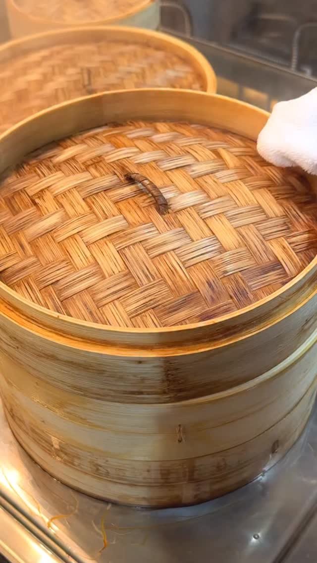 harapeko_jpn 게시물 이미지: 【日本初上陸】8色に輝く小籠包が美しすぎて震えた…！
店名：Paradise Dynasty...