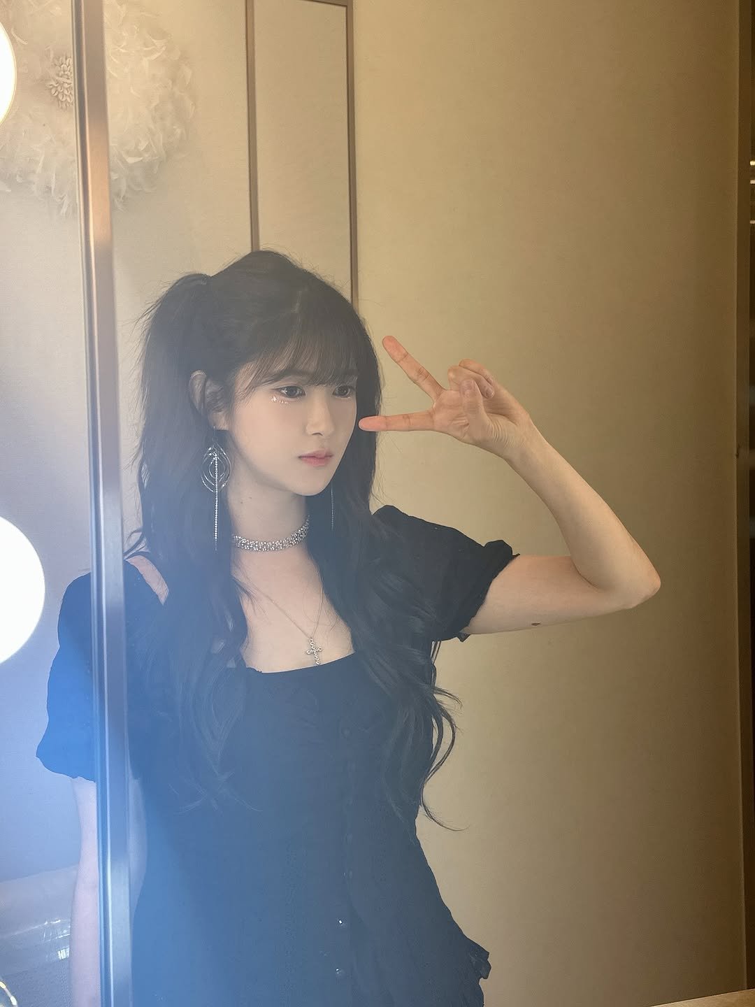 Photo by 최하리 입니다. on June 06, 2025. May be an image of one or more people and hair.