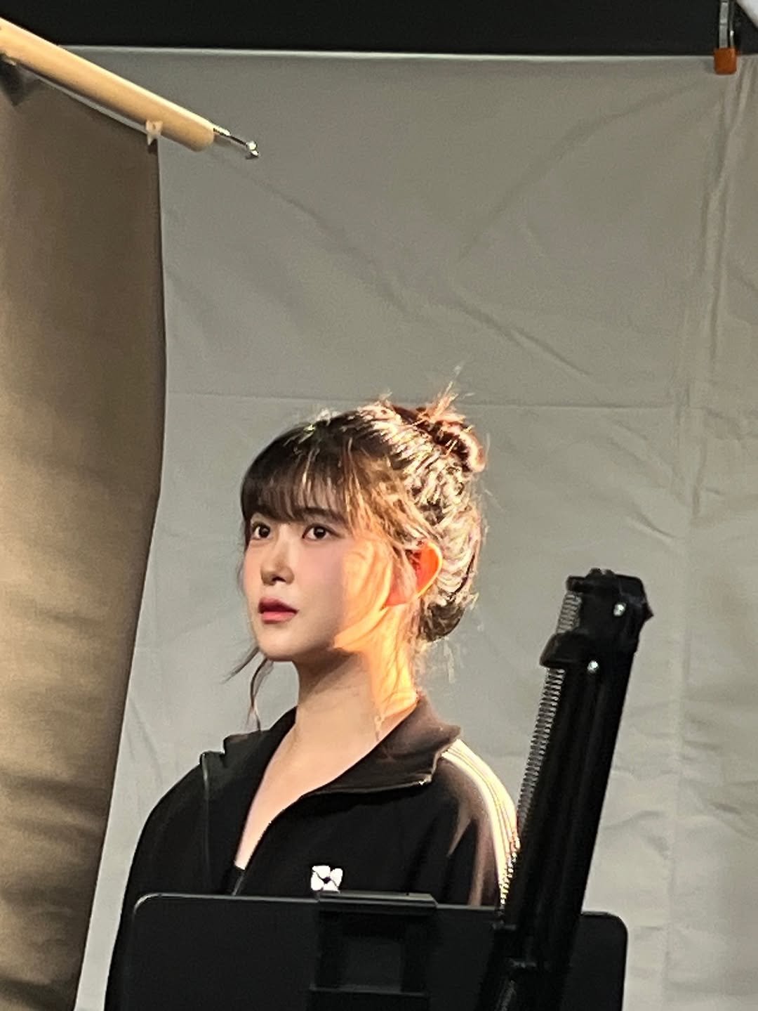 Photo by 최하리 입니다. on August 28, 2025. May be an image of 1 person, hair, camera and text.