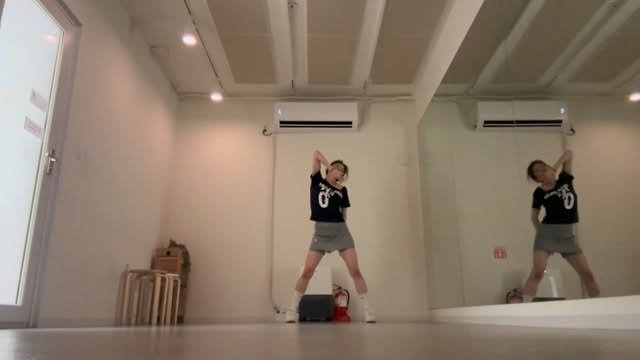 hari_up_97 게시물 이미지: 그녀는 누구인가 춤 추기

#kissoflife #whoisshe