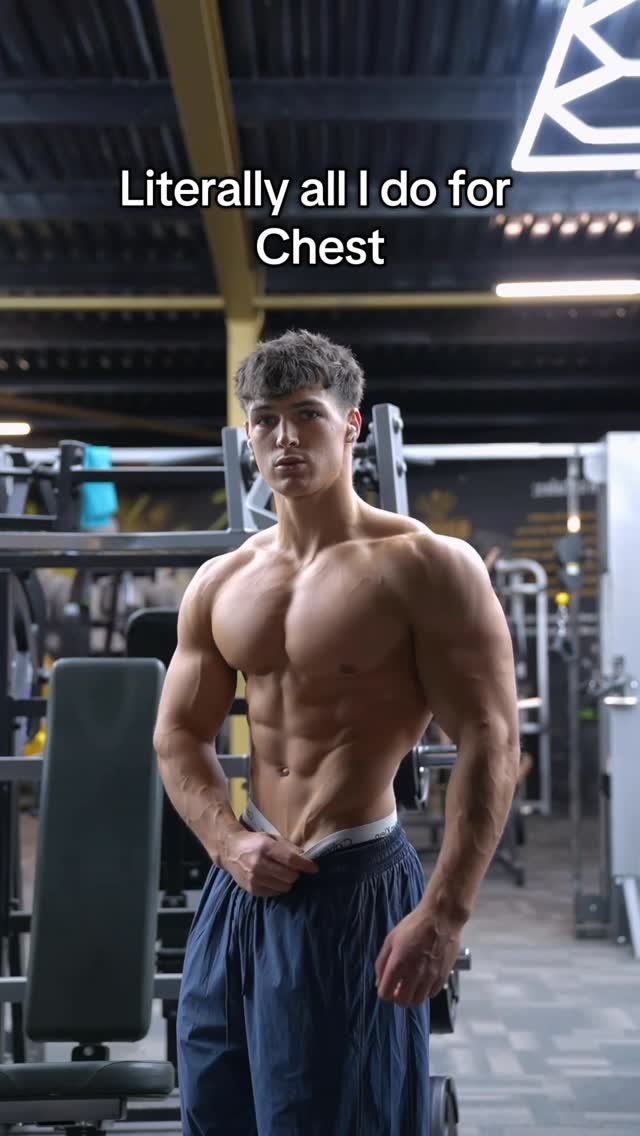 harleyalexanderr 게시물 이미지: My full chest workout (reduced volume whilst...