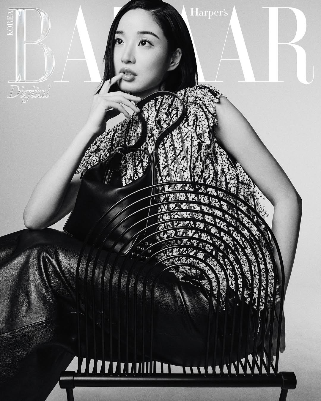 Photo shared by Harper’s BAZAAR Korea 하퍼스 바자 코리아 on April 01, 2026 tagging @mt_matteotamburini, @tods, and @me_riniee. May be an image of magazine and text that says 'CITI Harper's AR'.