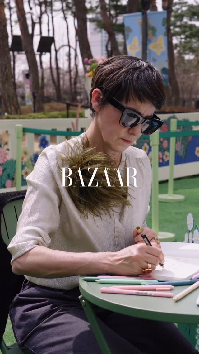 harpersbazaarkorea 게시물 이미지: #제작지원 반클리프 아펠 ‘스프링 이즈 블루밍’을 통해 봄의 정원을 펼쳐낸 아티스트...