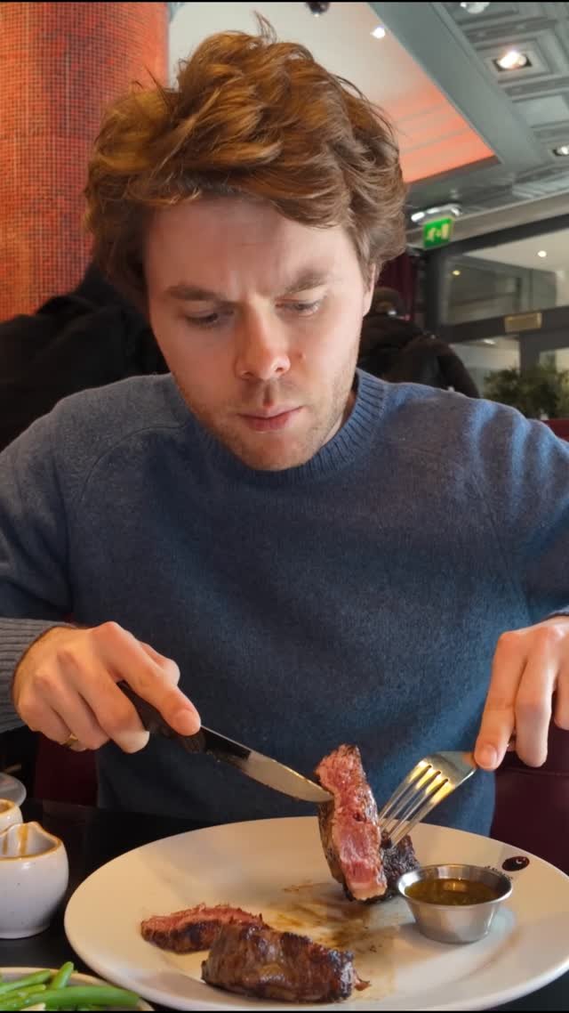 harrisonwebb97 게시물 이미지: I Ate at London's Biggest Tourist Traps, now...