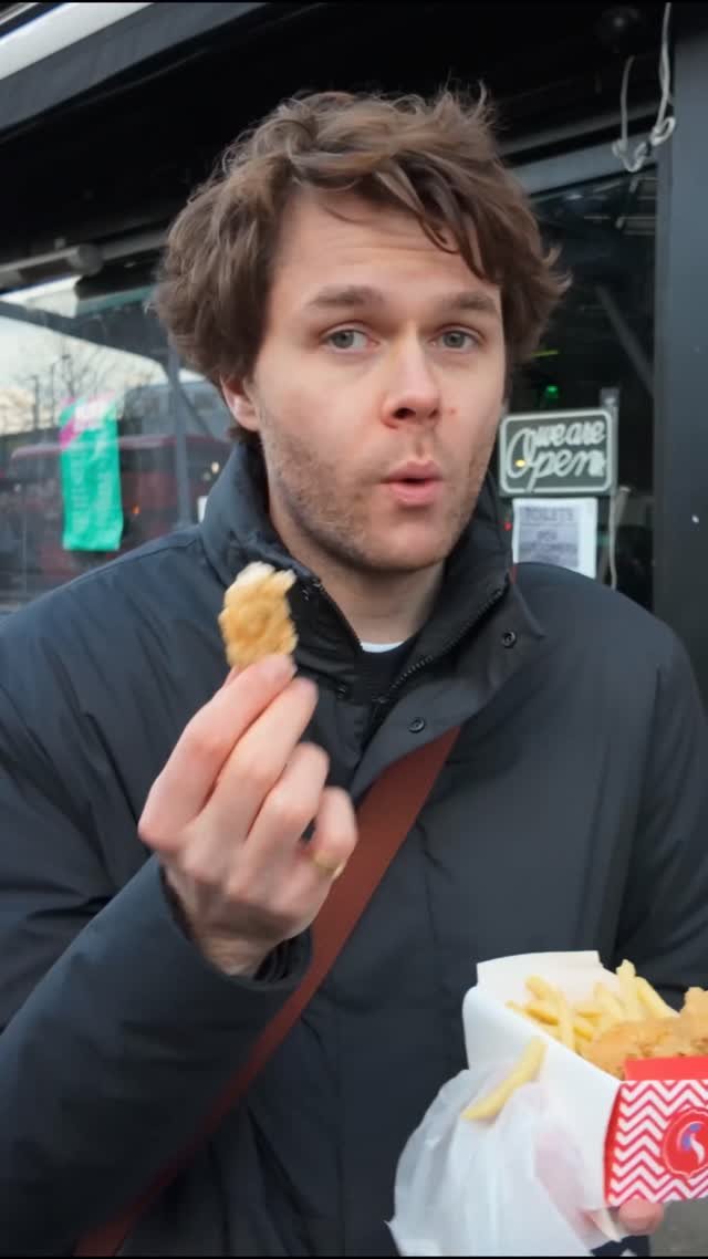 harrisonwebb97 게시물 이미지: $2 vs $200 Fried Chicken, Eden's Cottage 🍗