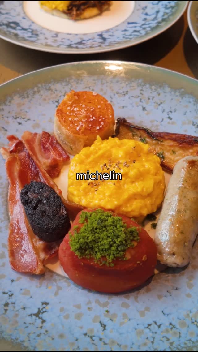 harrisonwebb97 게시물 이미지: London’s Most Expensive Hotel Breakfast at...